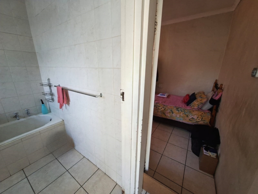 4 Bedroom Property for Sale in Constantia Kloof Gauteng