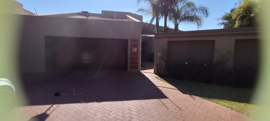 4 Bedroom Property for Sale in Noordheuwel Gauteng