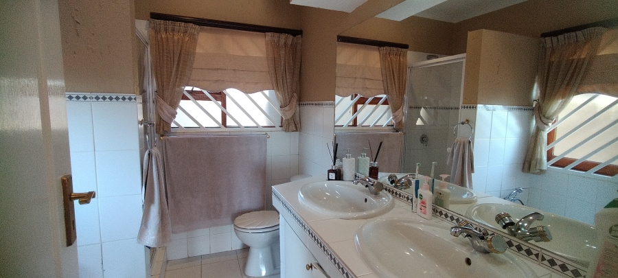 4 Bedroom Property for Sale in Noordheuwel Gauteng