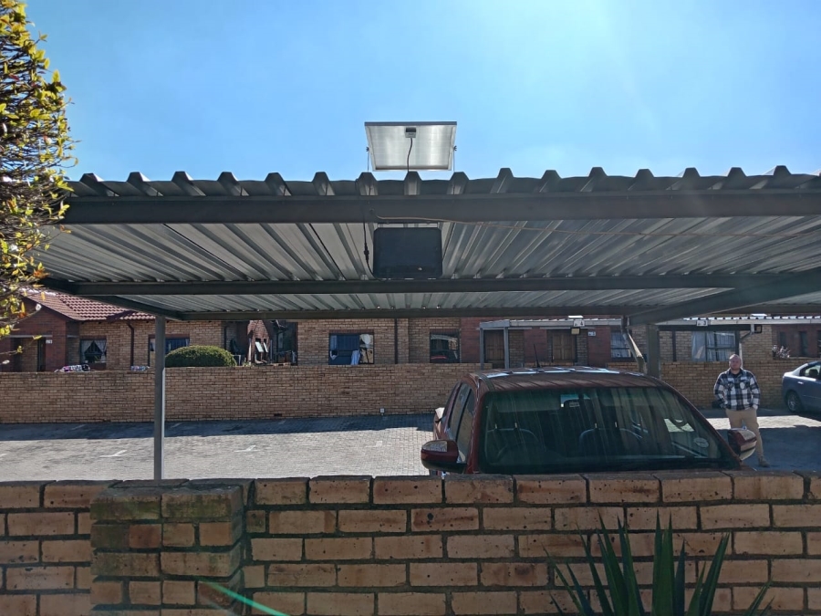 2 Bedroom Property for Sale in Florida Glen Gauteng