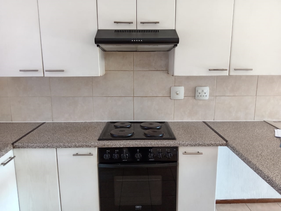 2 Bedroom Property for Sale in Florida Glen Gauteng