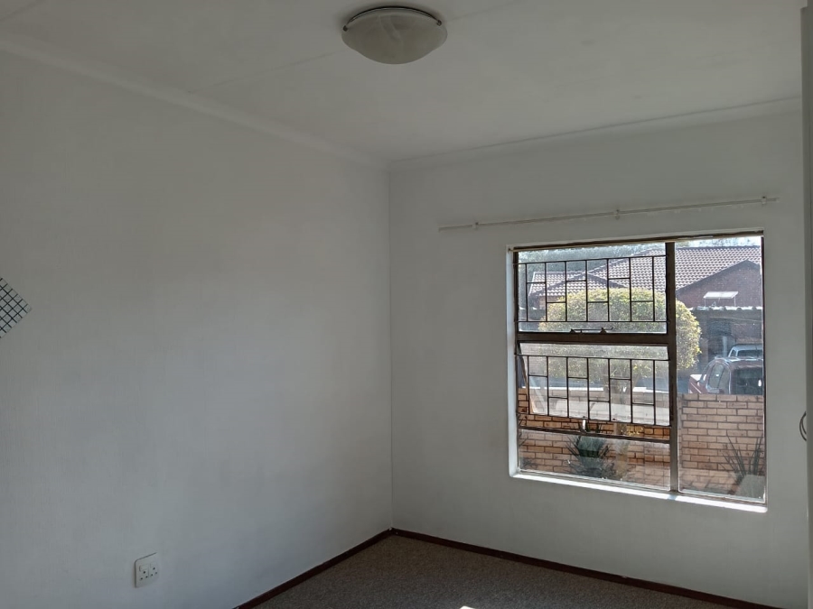 2 Bedroom Property for Sale in Florida Glen Gauteng