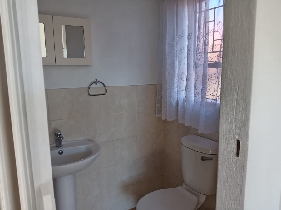 2 Bedroom Property for Sale in Florida Glen Gauteng
