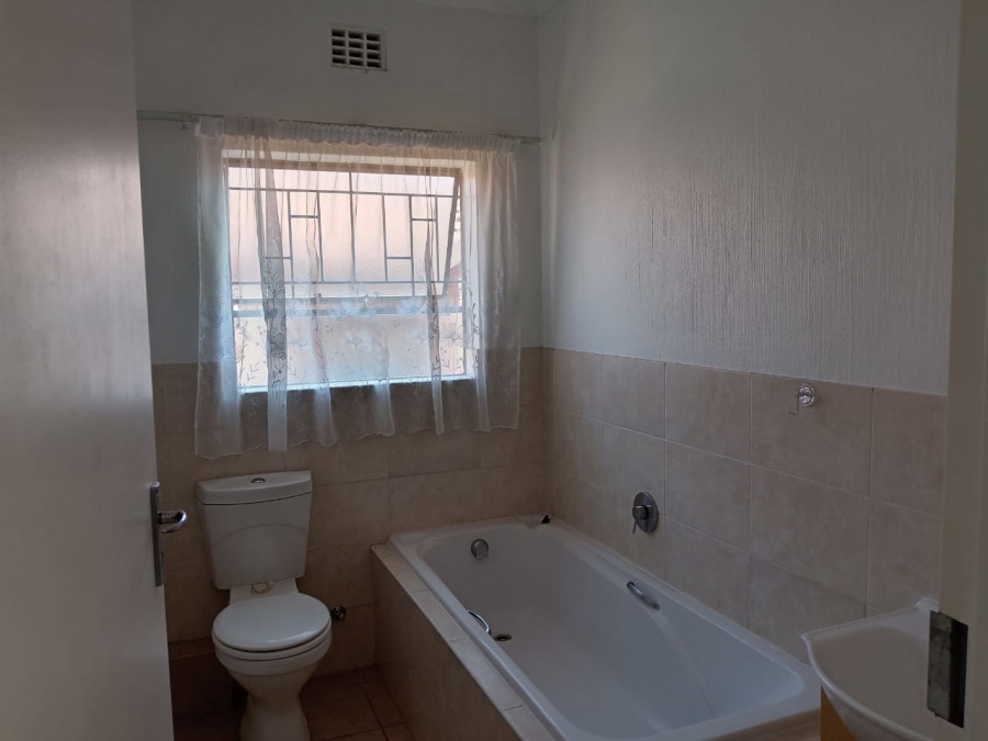 2 Bedroom Property for Sale in Florida Glen Gauteng