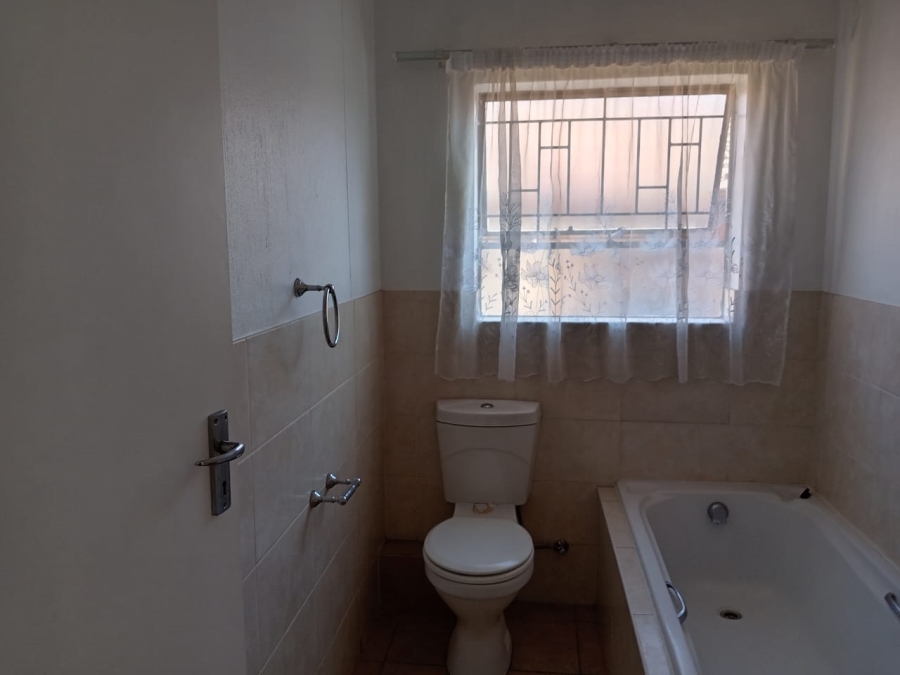 2 Bedroom Property for Sale in Florida Glen Gauteng