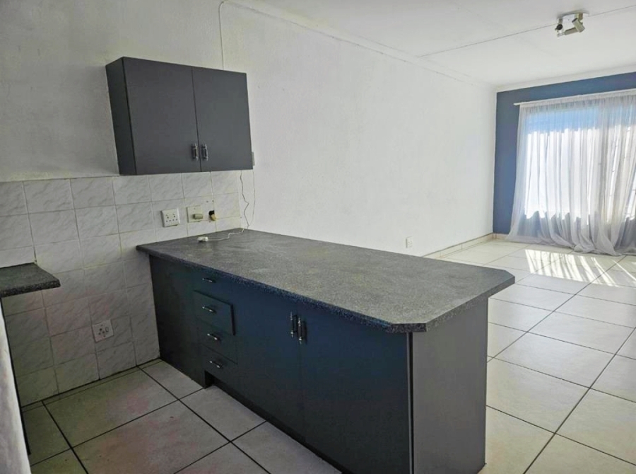 2 Bedroom Property for Sale in Mulbarton Gauteng