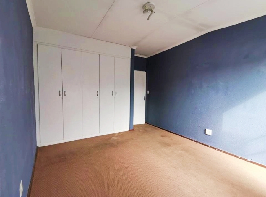 2 Bedroom Property for Sale in Mulbarton Gauteng
