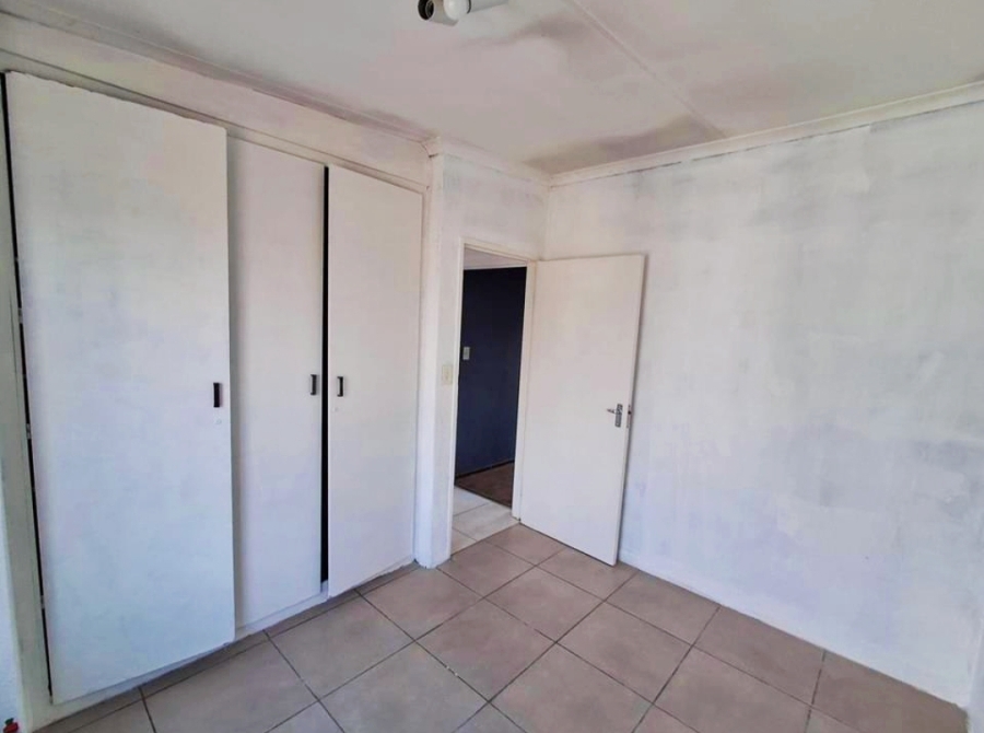 2 Bedroom Property for Sale in Mulbarton Gauteng