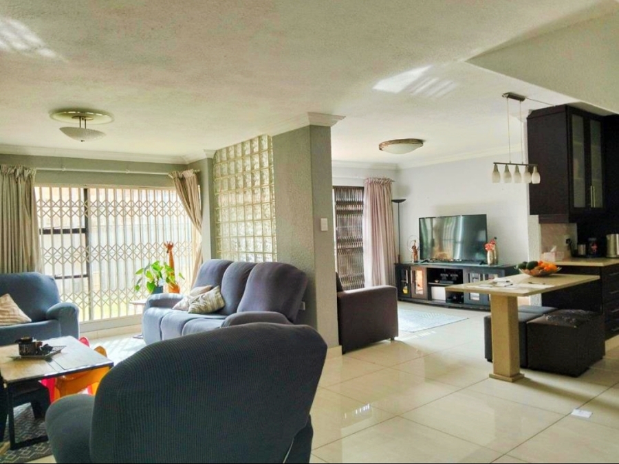 2 Bedroom Property for Sale in Bassonia Gauteng
