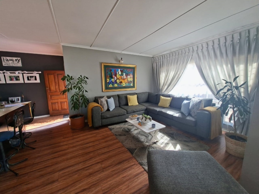 4 Bedroom Property for Sale in Florida Park Gauteng
