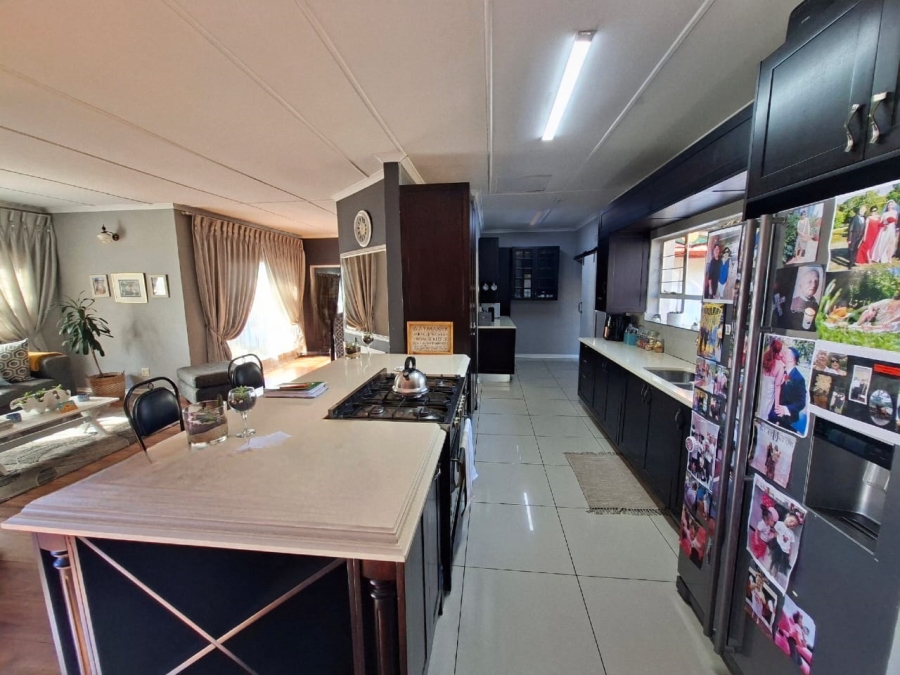 4 Bedroom Property for Sale in Florida Park Gauteng