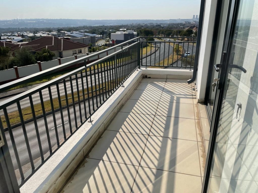 To Let 2 Bedroom Property for Rent in Greenstone Hill Gauteng