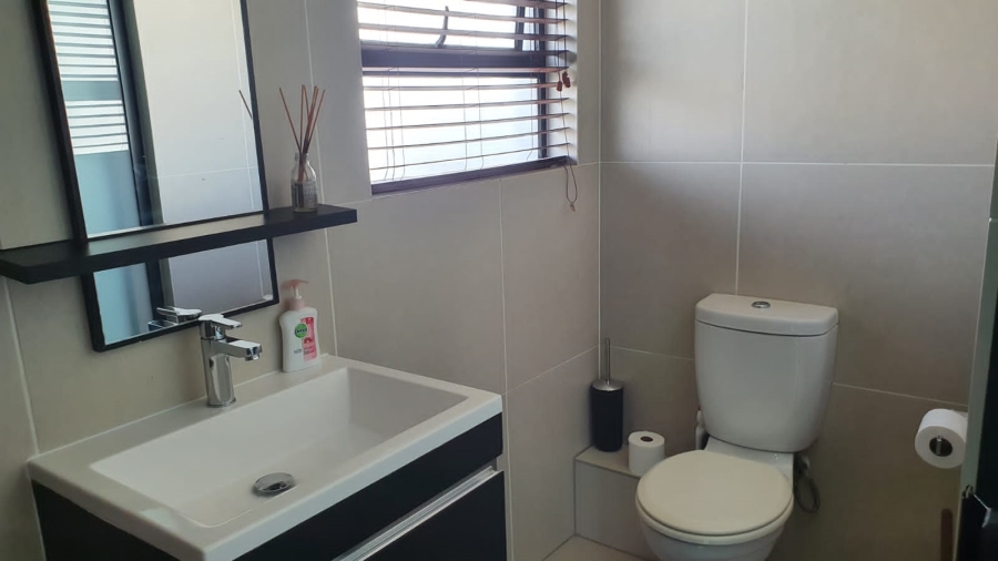 To Let 2 Bedroom Property for Rent in Greenstone Hill Gauteng