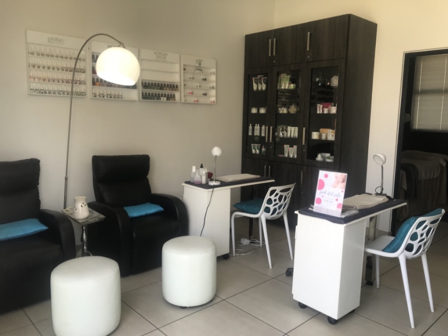 To Let 2 Bedroom Property for Rent in Greenstone Hill Gauteng