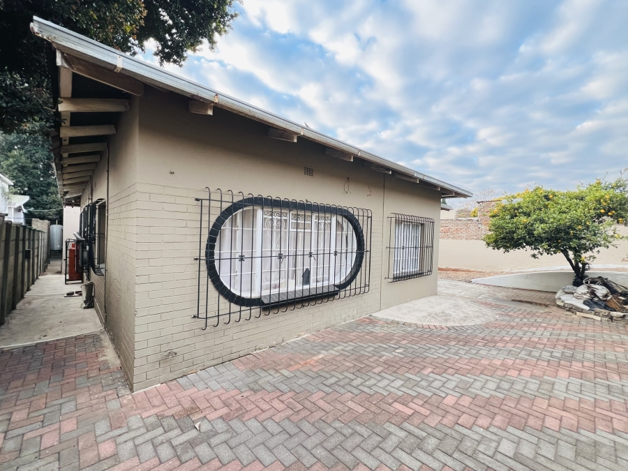 12 Bedroom Property for Sale in Westdene Gauteng
