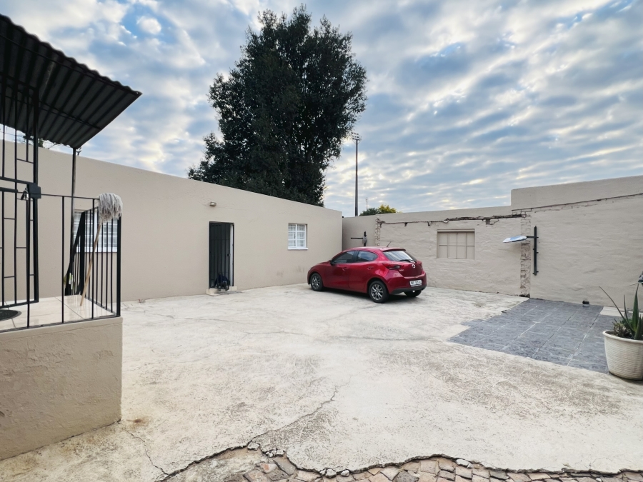 12 Bedroom Property for Sale in Westdene Gauteng