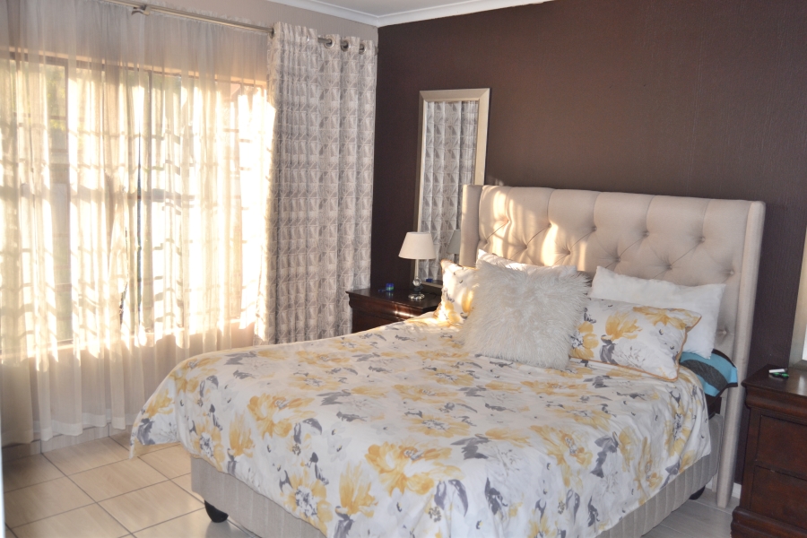 3 Bedroom Property for Sale in Thatchfield Estate Gauteng