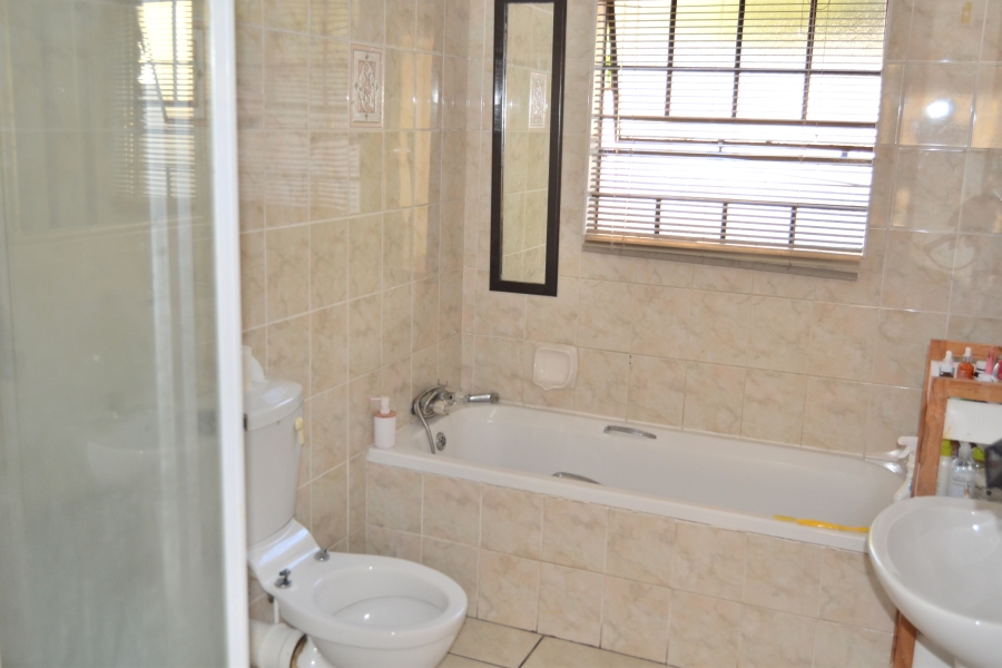 3 Bedroom Property for Sale in Thatchfield Estate Gauteng