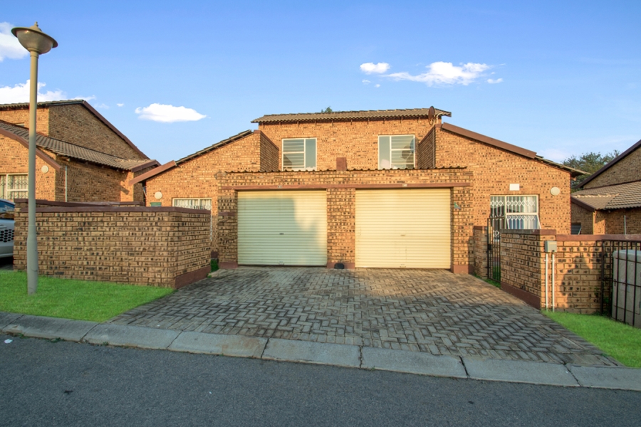 2 Bedroom Property for Sale in Honeypark Gauteng