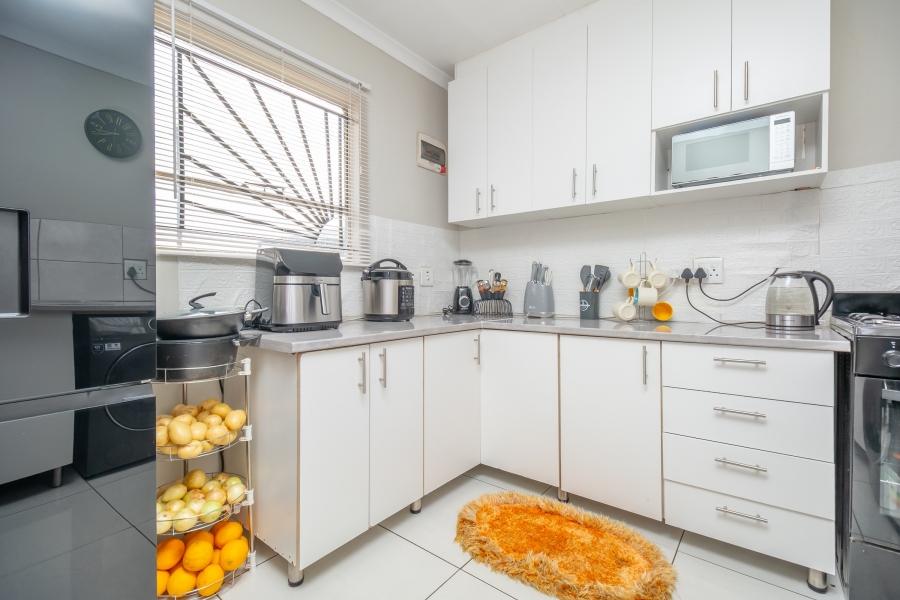 2 Bedroom Property for Sale in Bloubosrand Gauteng