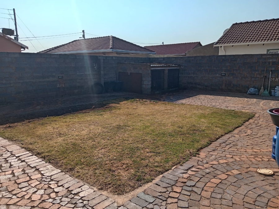 3 Bedroom Property for Sale in Protea Glen Gauteng