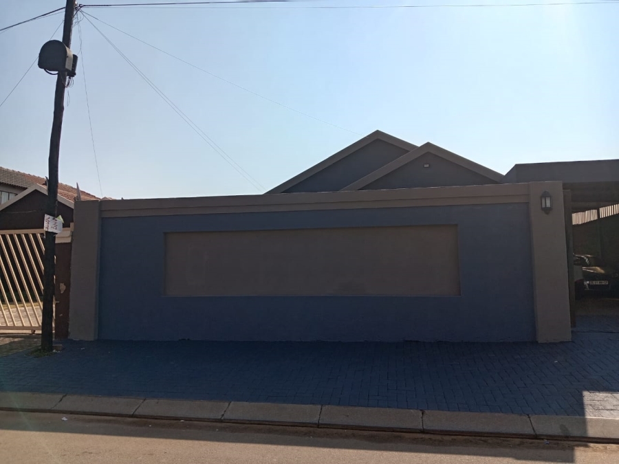 3 Bedroom Property for Sale in Protea Glen Gauteng