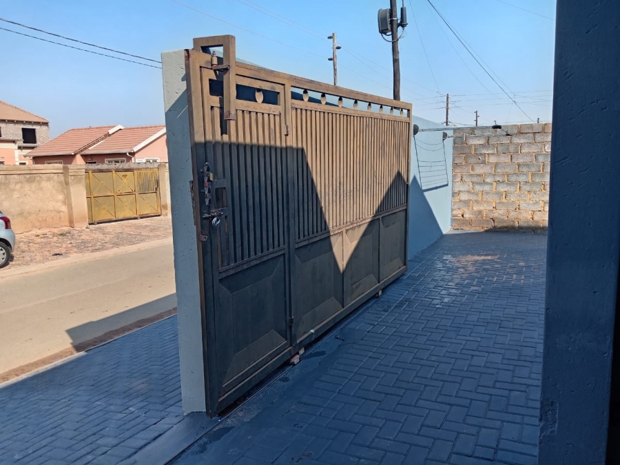 3 Bedroom Property for Sale in Protea Glen Gauteng