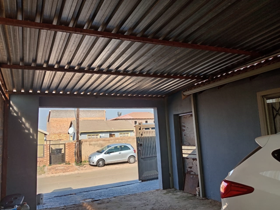 3 Bedroom Property for Sale in Protea Glen Gauteng