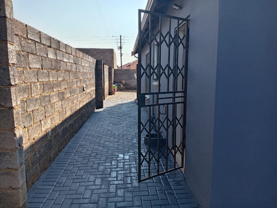 3 Bedroom Property for Sale in Protea Glen Gauteng