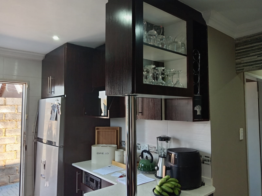 3 Bedroom Property for Sale in Protea Glen Gauteng