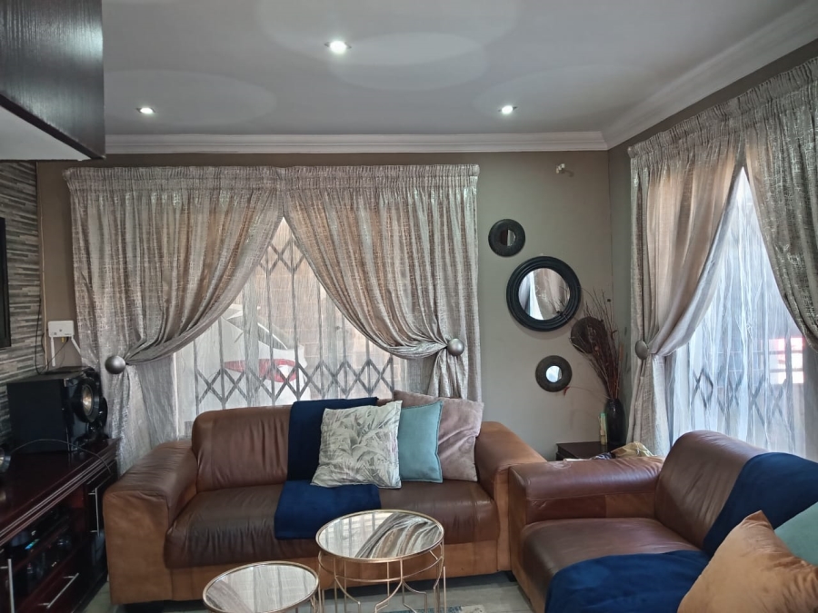 3 Bedroom Property for Sale in Protea Glen Gauteng