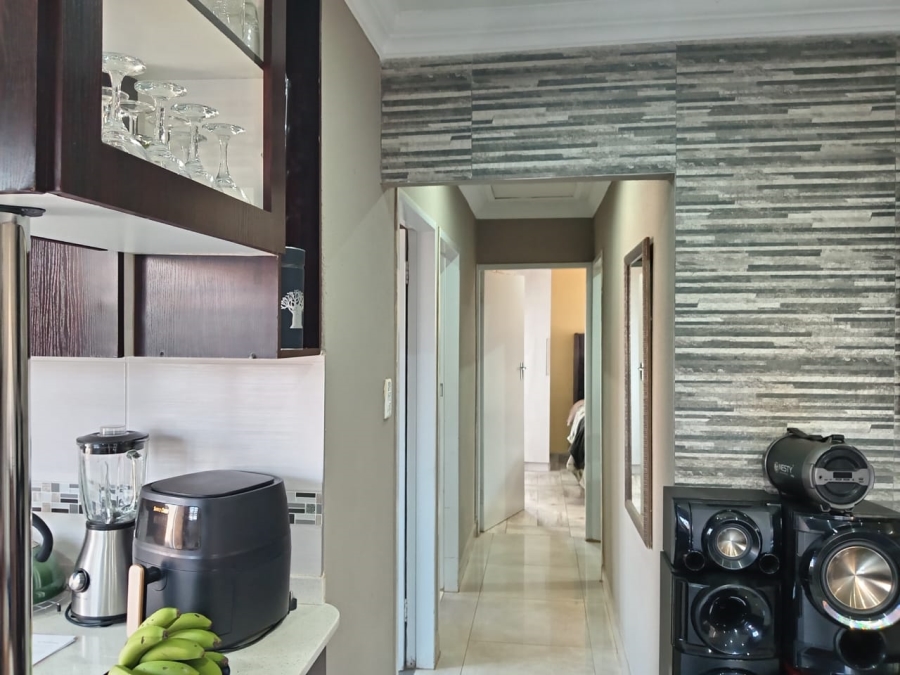 3 Bedroom Property for Sale in Protea Glen Gauteng
