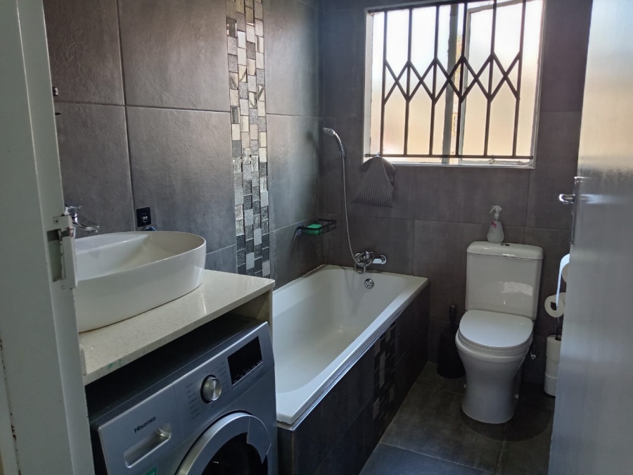3 Bedroom Property for Sale in Protea Glen Gauteng