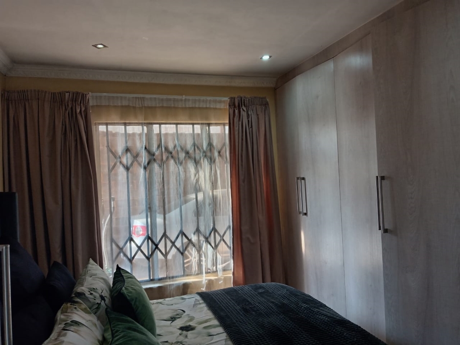 3 Bedroom Property for Sale in Protea Glen Gauteng