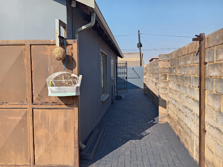 3 Bedroom Property for Sale in Protea Glen Gauteng
