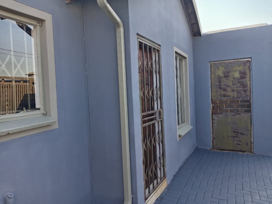 3 Bedroom Property for Sale in Protea Glen Gauteng