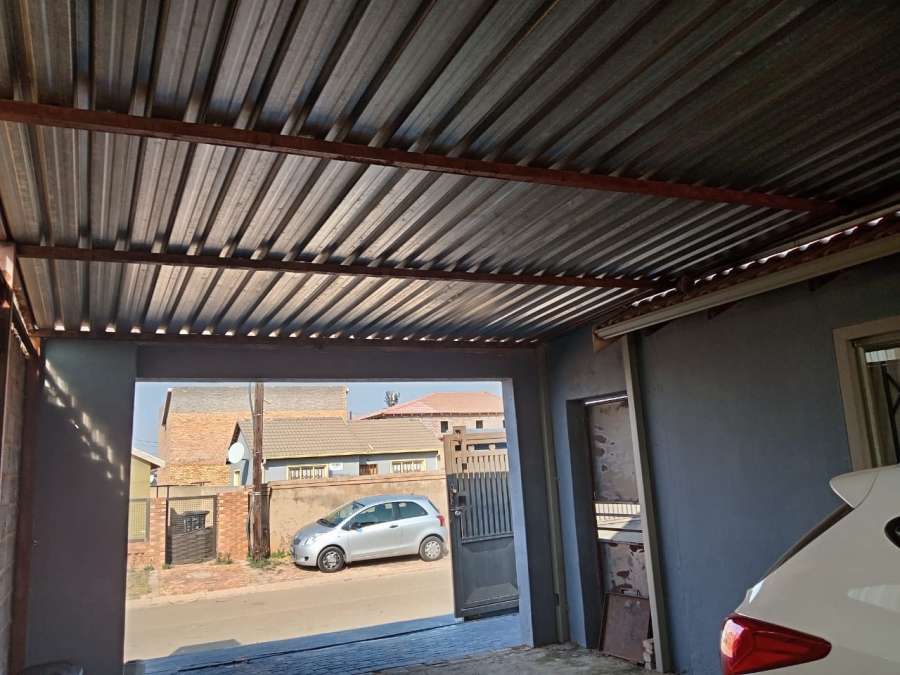 3 Bedroom Property for Sale in Protea Glen Gauteng