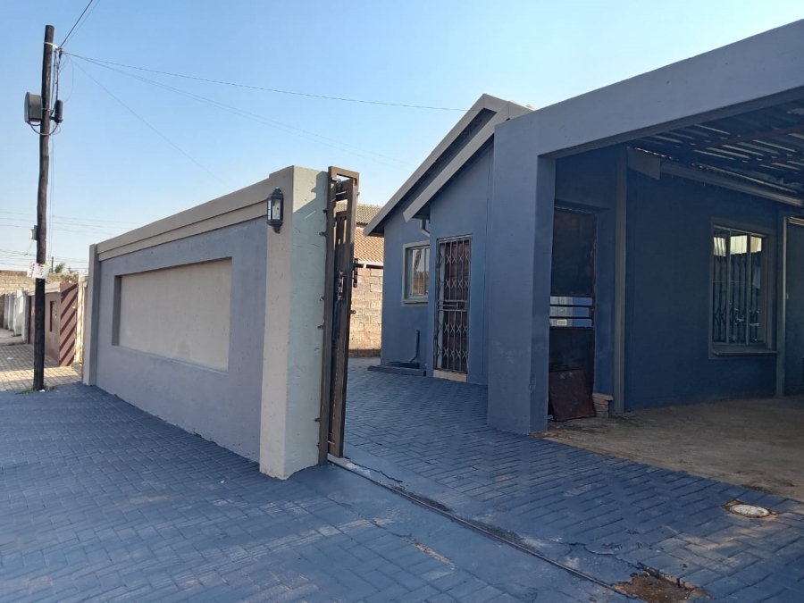 3 Bedroom Property for Sale in Protea Glen Gauteng