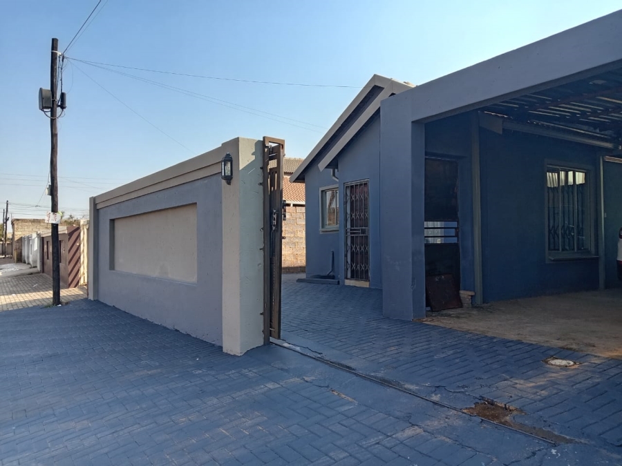 3 Bedroom Property for Sale in Protea Glen Gauteng
