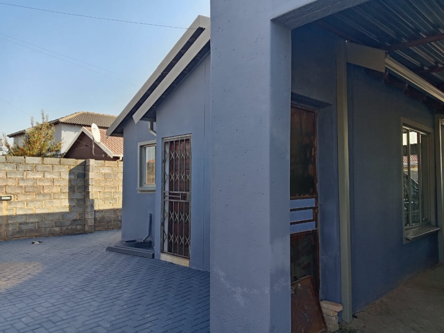 3 Bedroom Property for Sale in Protea Glen Gauteng