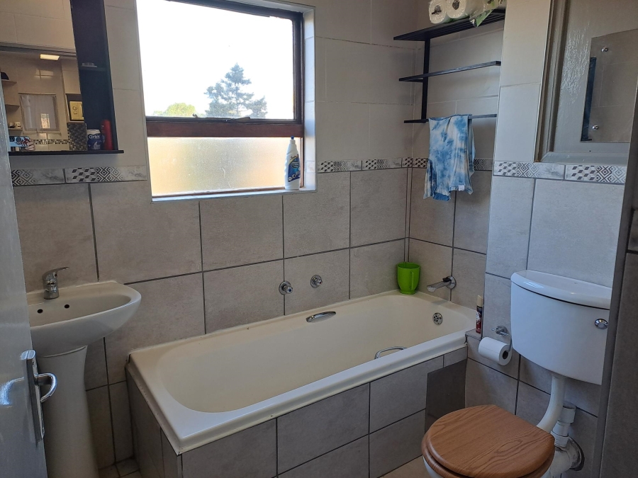 3 Bedroom Property for Sale in Wilro Park Gauteng