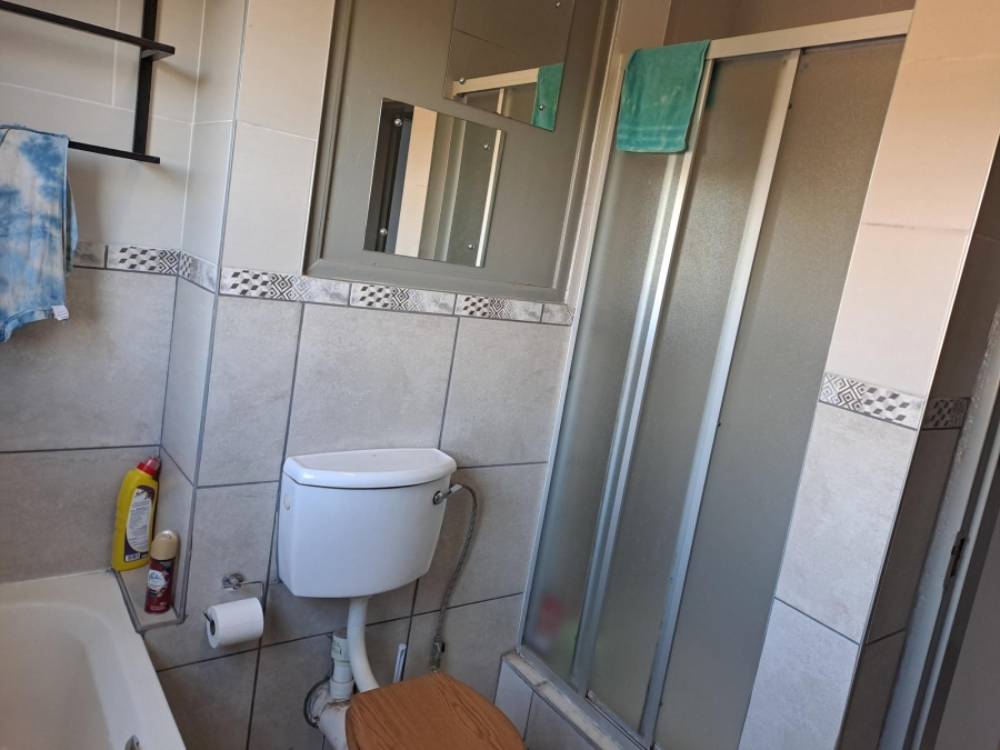 3 Bedroom Property for Sale in Wilro Park Gauteng