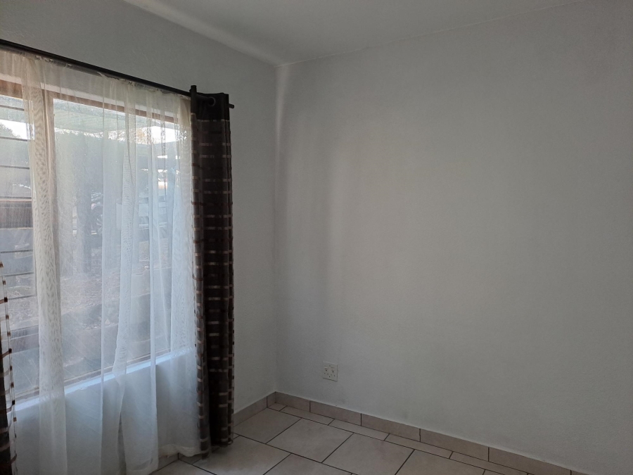 3 Bedroom Property for Sale in Wilro Park Gauteng
