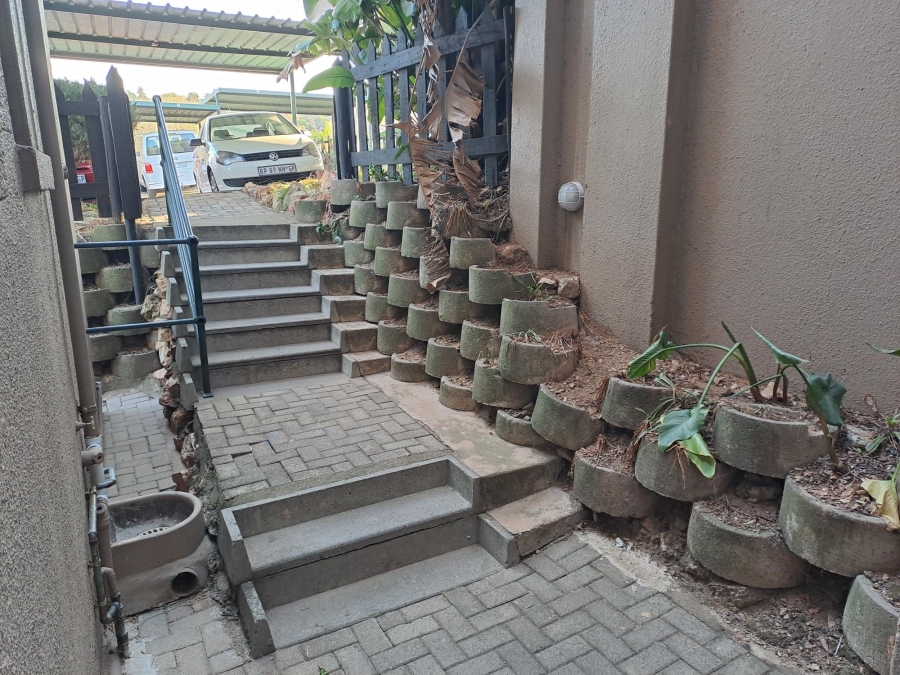 3 Bedroom Property for Sale in Wilro Park Gauteng