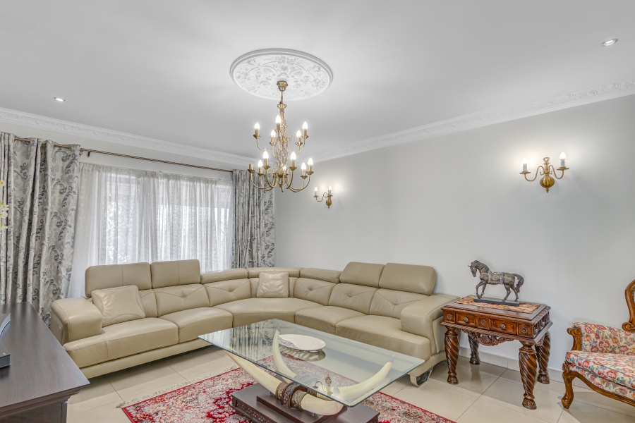 5 Bedroom Property for Sale in Noordwyk Gauteng