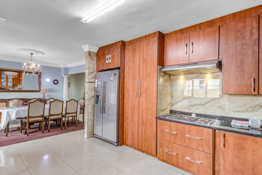 5 Bedroom Property for Sale in Noordwyk Gauteng