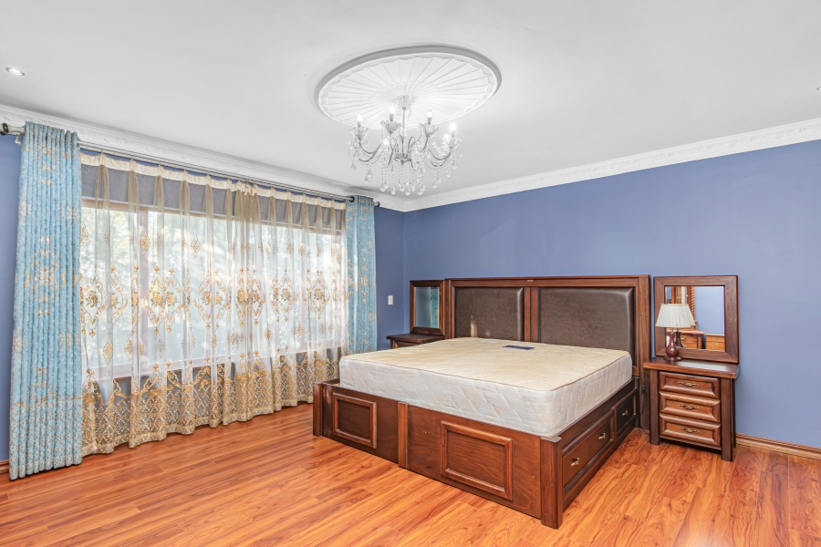 5 Bedroom Property for Sale in Noordwyk Gauteng