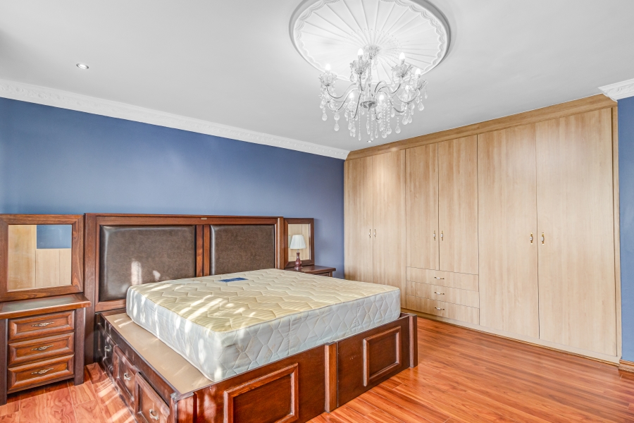 5 Bedroom Property for Sale in Noordwyk Gauteng