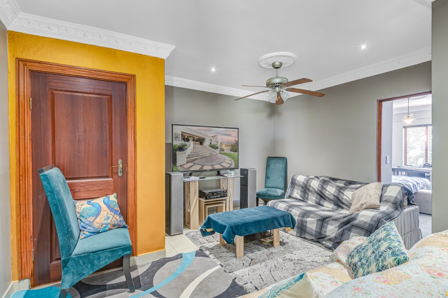 5 Bedroom Property for Sale in Noordwyk Gauteng