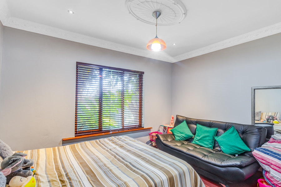 5 Bedroom Property for Sale in Noordwyk Gauteng